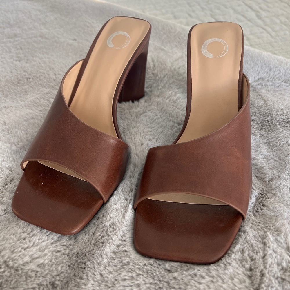 Brown Chunky Modern Heel size 7.5
